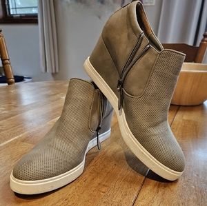 Susina wedge booties